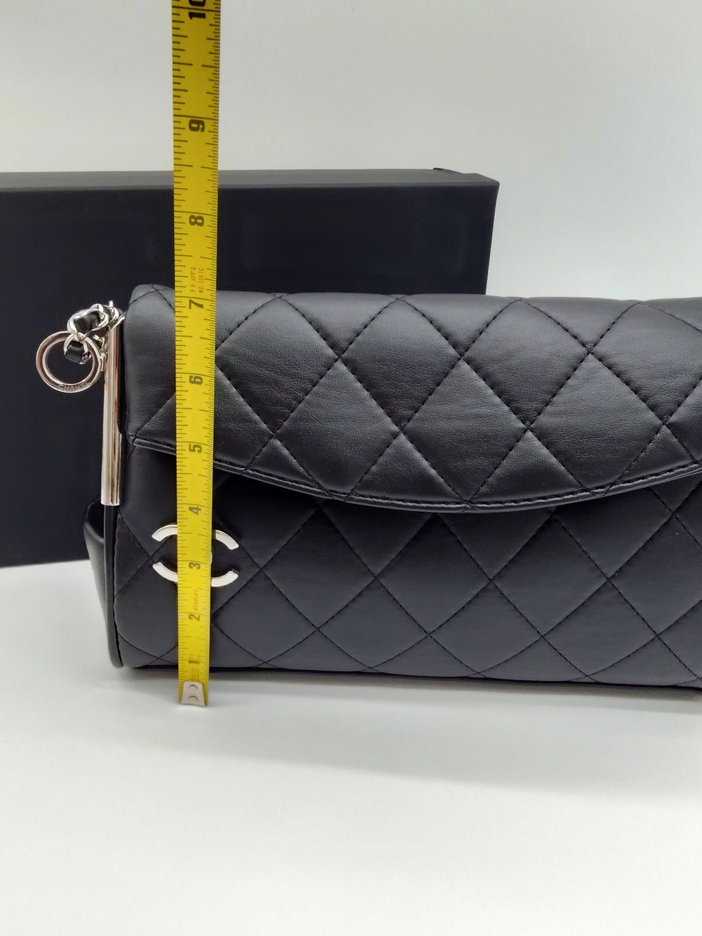 CHANEL Makeup Promotional GifQuilted Fold Over Pouch Black Silver Chain STUNNING - Picture 11 of 13